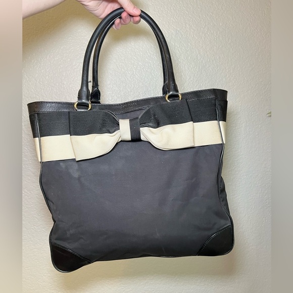 Kate Spade Radcliffe Esti Bow Tote
black and white tote with bow - Picture 1 of 9